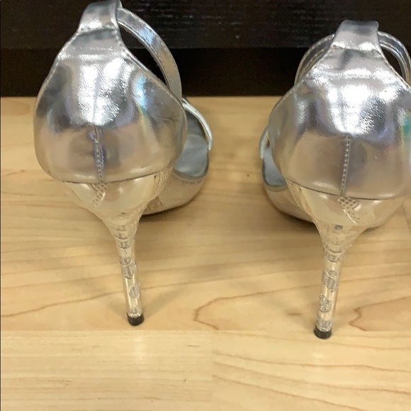 Heels - Picture 3 of 6